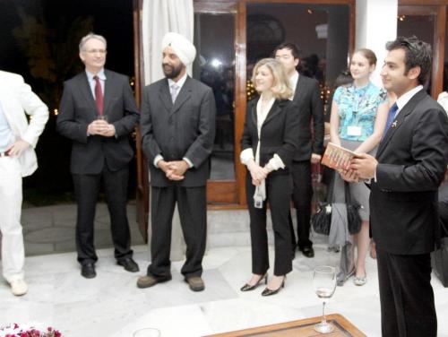 306782_263353380447190_1114380561_n_263353380447190