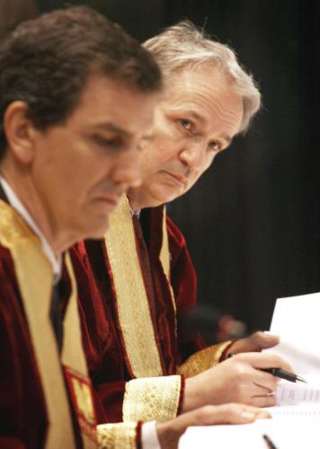 315360_263361820446346_206306885_n_263361820446346