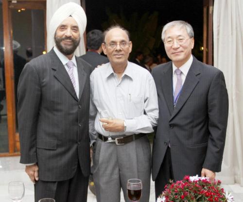 404120_263354203780441_75317436_n_263354203780441