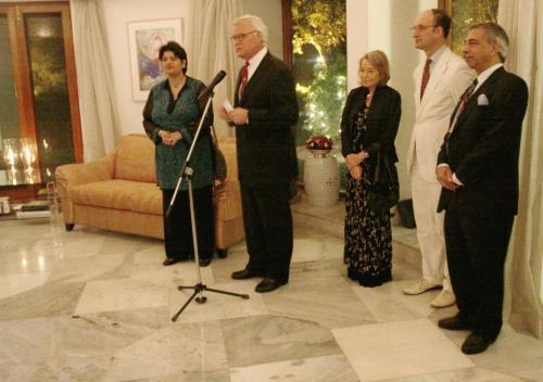 427559_263352133780648_1720041724_n_263352133780648